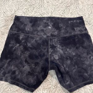 lululemon athletica Women's Black Charcoal Tie-Dye Bike Shorts